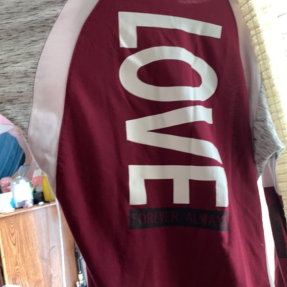 sweater - Picture 2 of 3